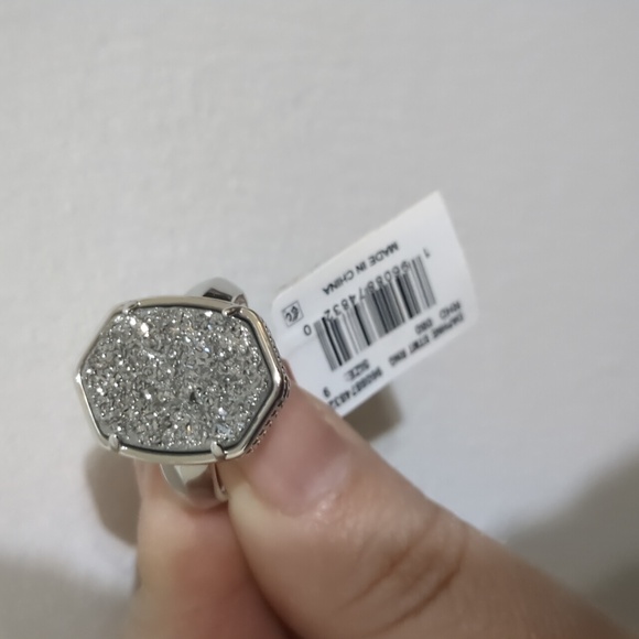 Kendra Scott Daphne Silver Statement Ring in Platinum Drusy - Size 9 - Picture 4 of 5